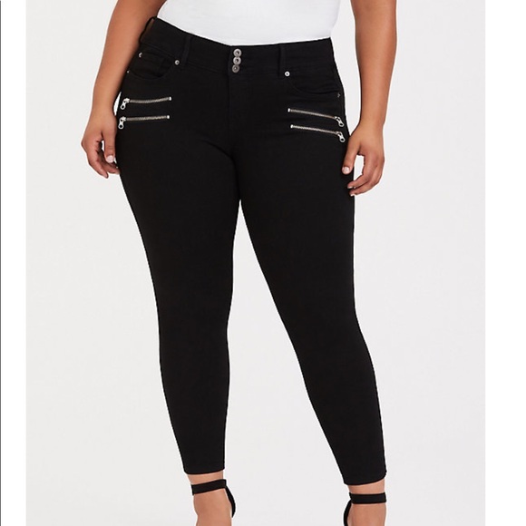 torrid Denim - Torrid Moto Jegging - Premium Black Stretch 12R